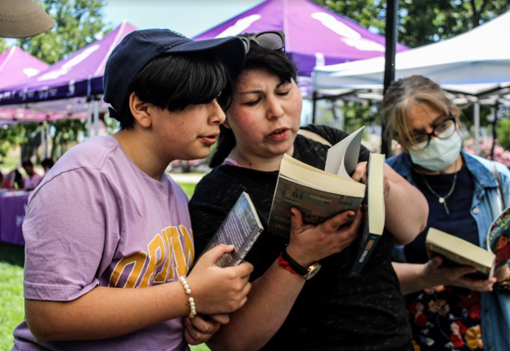 Valdivia Libros De Editoriales Independientes Llegan A Una Nueva Feria Junto A La “luna Que Se 5619